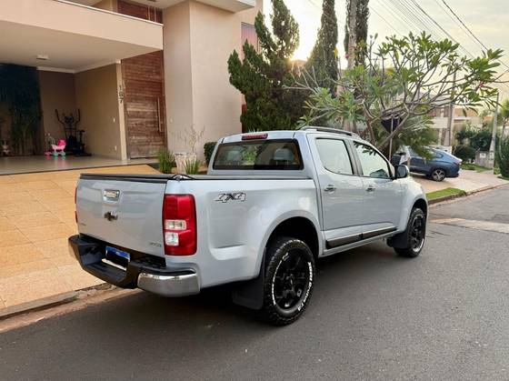 CHEVROLET S10 2.8 LTZ 4X4 CD 16V TURBO DIESEL 4P AUTOMÁTICO CHEVROLET S10 2.8 LTZ 4X4 CD 16V TURBO DIESEL 4P AUTOMÁTICO